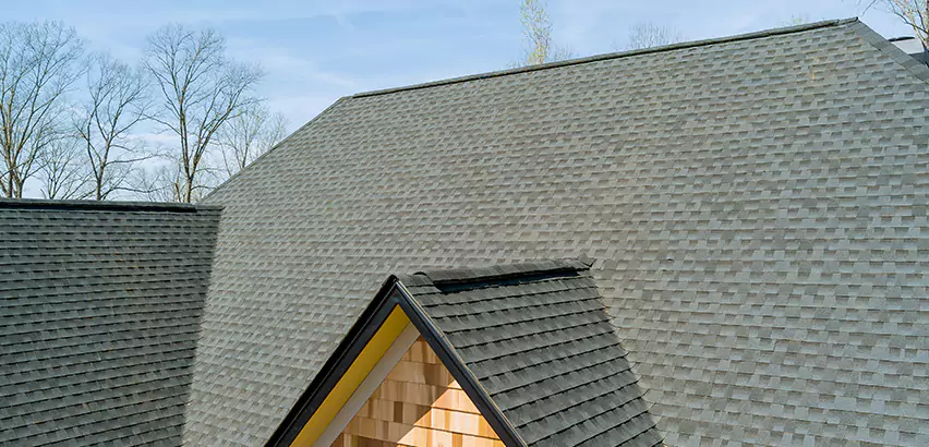 Replacing Vinyl Siding With Cedar Shingles in Federal Way