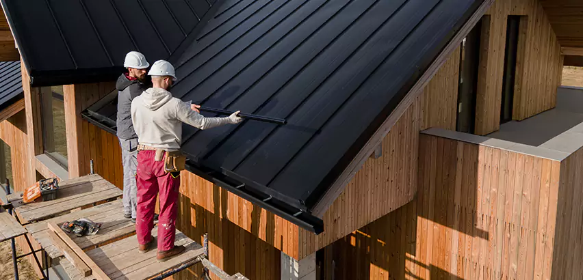 Metal Roof Maintenance in Federal Way