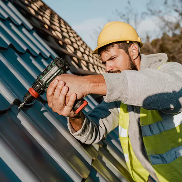 Why Federal Way Homeowners Choose Federal Way Roofing Contractors for Steel Roof Repair Service?